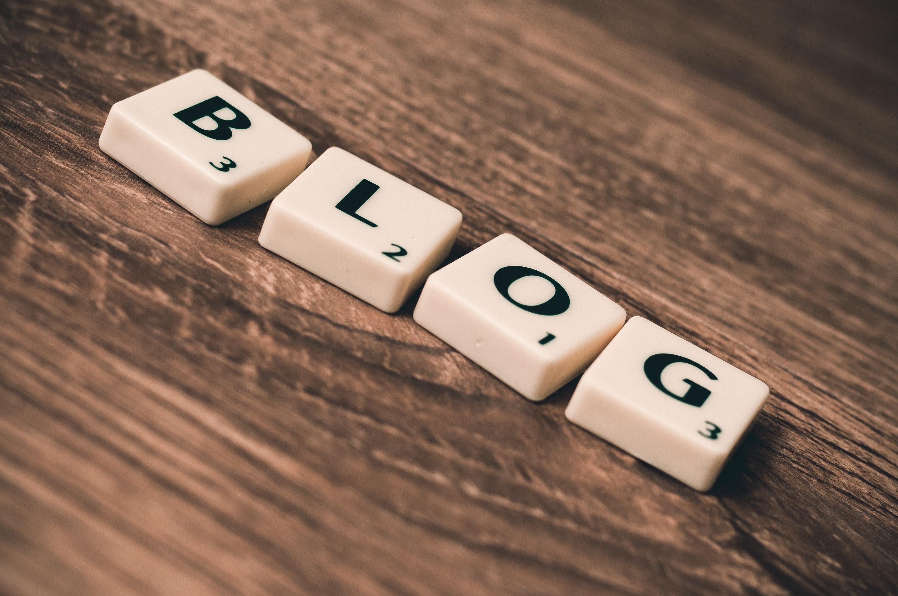 Brickor med texten blog